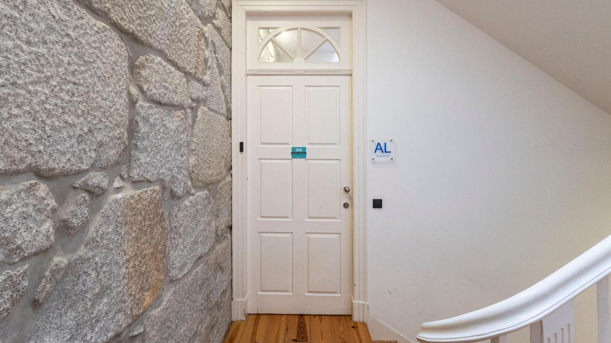 Lovelystay - Allderman Apartment - Almada 3º F OOporto Esterno foto